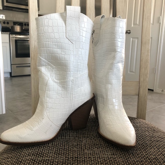 JustFab Shoes - White western boots